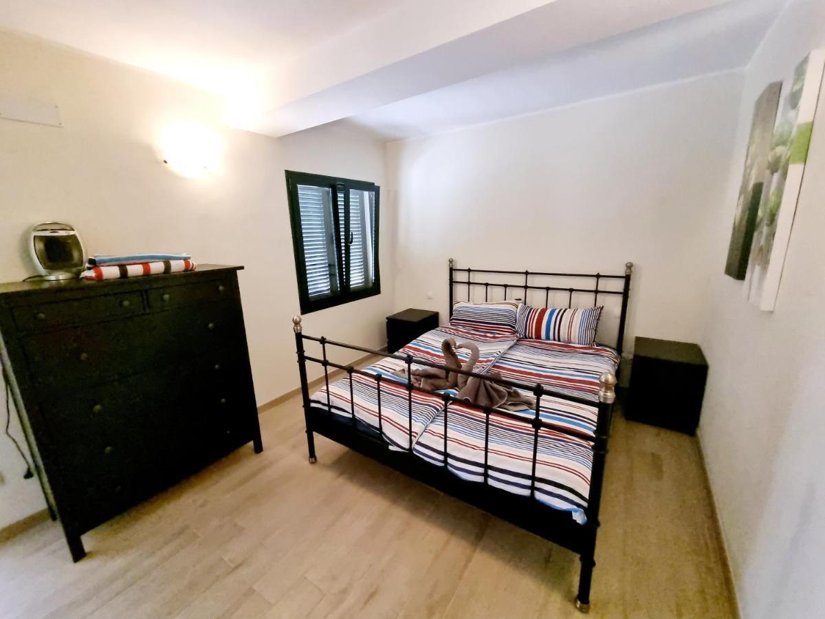 דירות קוסטה טגוויסה Casa Aguamarin Playa Roca מראה חיצוני תמונה