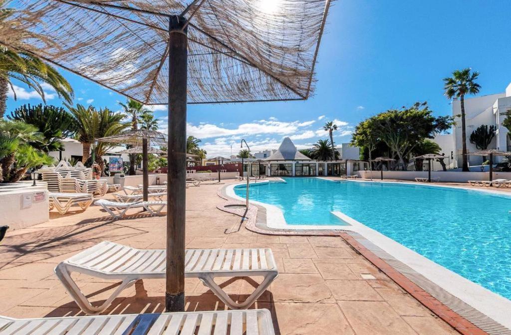 דירות קוסטה טגוויסה Casa Aguamarin Playa Roca מראה חיצוני תמונה